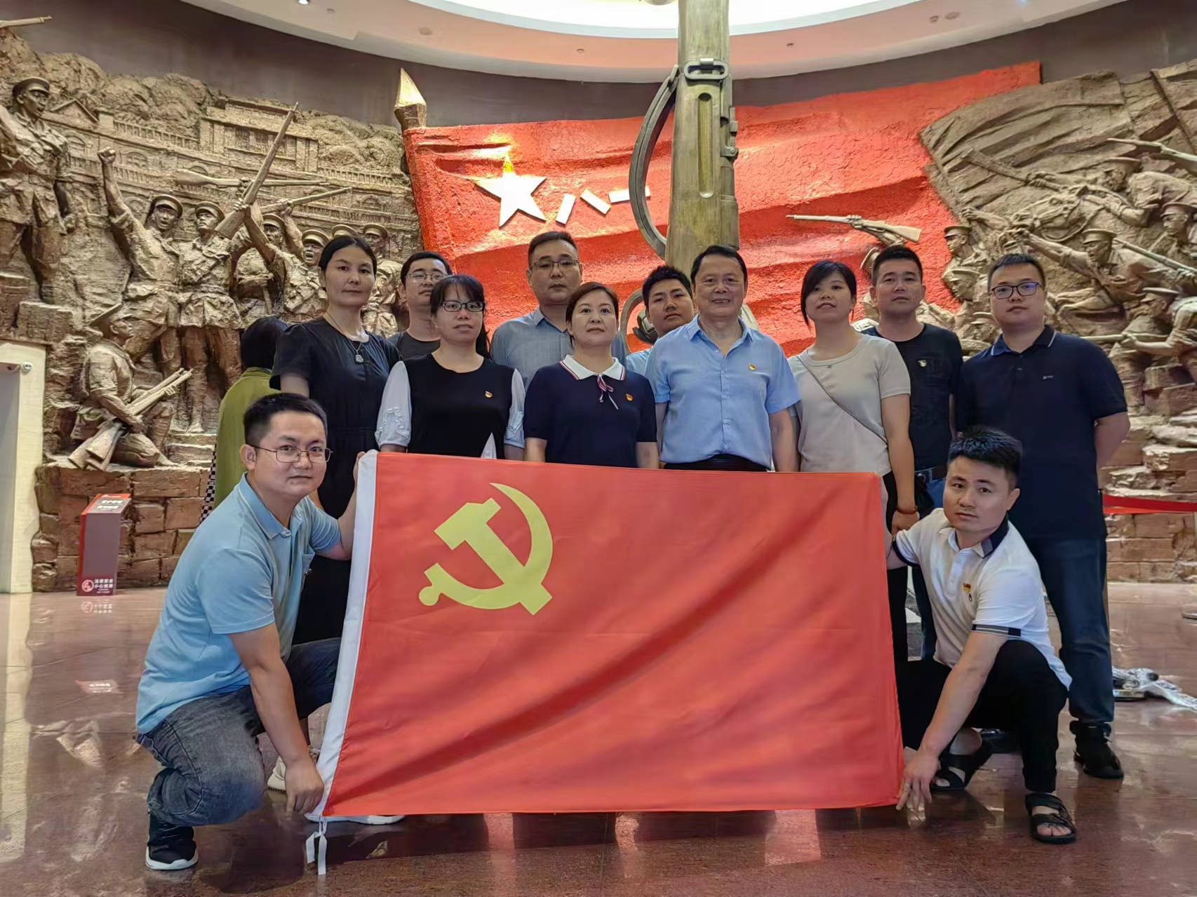 賡續(xù)紅色血脈，傳承建黨精神                                                    ——江西誠建黨支部開展“慶七一，感黨恩，跟黨走”主題黨日活動